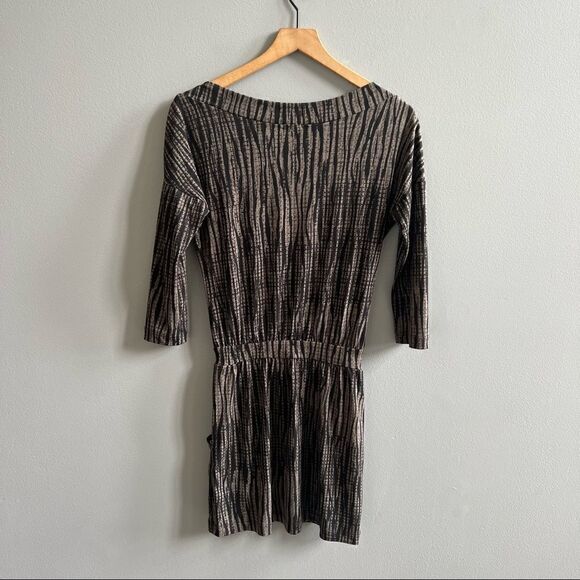 Evereve Peyton Jensen Black and Tan Pattern Dress Boat Neck Elastic Waist XS - Picture 6 of 8